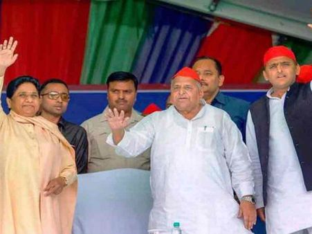 పొలిటికల్ టర్న్ : 24 ఏళ్ల శత్రుత్వానికి బ్రేక్.. ఒకే వేదికపై ములాయం, మాయావతి