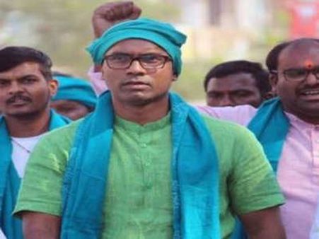 నిజామాబాద్ లో బీజేపీ అభ్యర్థి సంచలనం .. స్ట్రాంగ్ రూమ్లకు సొంత తాళాలు వేసే అవకాశం కావాలట