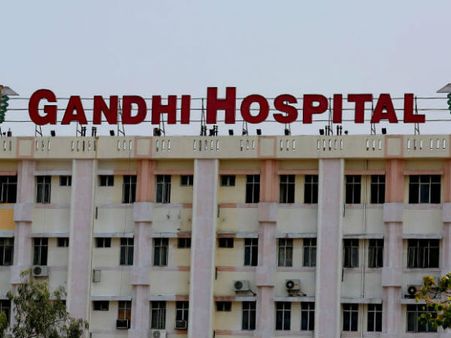 మన గాంధీకి సుస్తీ... కనీస వైద్య పరీక్షలకు కూడా లేని సౌకర్యాలు !