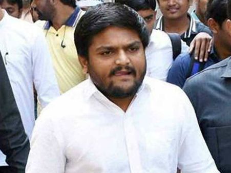 హార్దిక్ పటేల్‌కు బిగ్ షాక్..! సుప్రీం తీర్పుతో ఎంపీ బరిలో లేనట్లే?