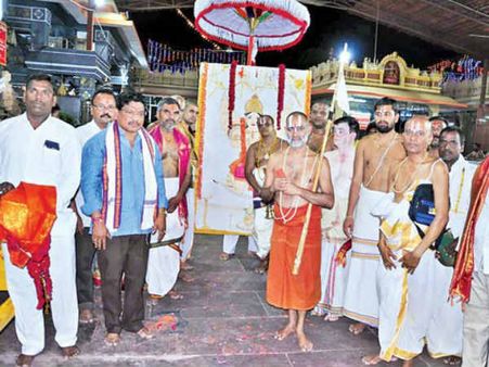 భద్రాద్రి సీతారామస్వామి తిరు కల్యాణోత్సవాలు... కనువిందుగా గరుడాధివాసం పూజలు