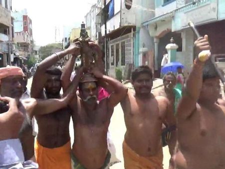 వందేళ్ల క్రితం ఈ విగ్రహాన్ని చోరి చేసిన పూజారి... మనువడు ఎందుకు తిరిగిచ్చేశాడో తెలుసా..?