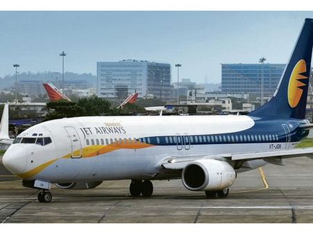 అనుకున్నంతా అయ్యింది..! జెట్ ఎయిర్ వేస్ సంస్థ తాత్కాలిక లాకౌట్..!!