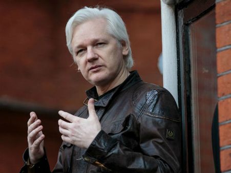 ఈక్వెడార్ షాక్: లండన్‌లో వికీలీక్స్ జులియన్ అసాంజే అరెస్ట్