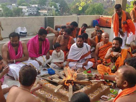 కవితక్క@ 500000, ఎన్ఆర్ఐల యాగం