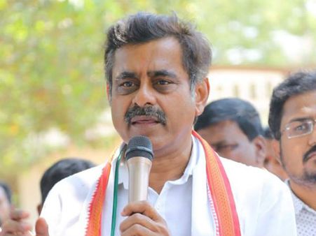 కొండా విశ్వేశ్వర్ రెడ్డి అసలు రంగు..! బట్ట బయలైన నోట్ల పంపిణీ బాగోతం..!!