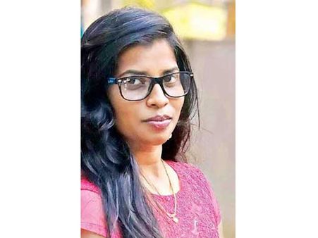 సినిమా అవకాశాల పేరుతో స్నేహం ..ప్రాణం తీసిన ఉన్మాదం