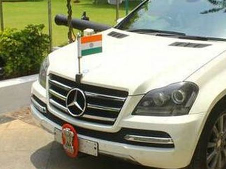 భారత దేశంలోనే ఎక్కువ కాలం పని చేసిన గవర్నర్ ఎవరు ? ఇది కాంపీటేషన్ కశ్ఛన్ కాదు