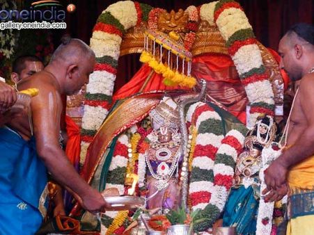 నేడు ఒంటిమిట్ట సీతారాముల కళ్యాణం : పట్టువస్త్రాలు సమర్పించనున్న సీఎం చంద్రబాబు