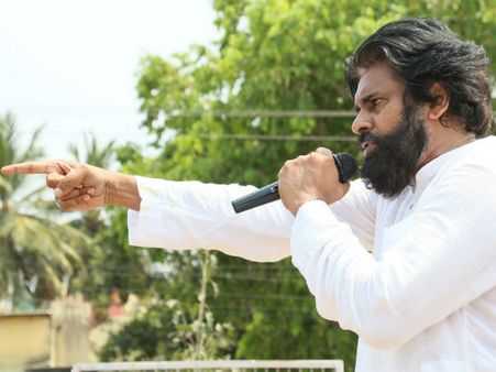 ప్రచారంలో టీటీడీని కూడా వాడేస్తున్న నేతలు ! వైసీపీ పై తీవ్ర ఆరోపణలు చేసిన పవన్ కళ్యాణ్