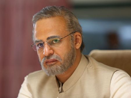 బీజేపీ ఆశలను అడియాశలు చేసిన ఈసీ ! మోడీ బయోపిక్‌కు బ్రేక్