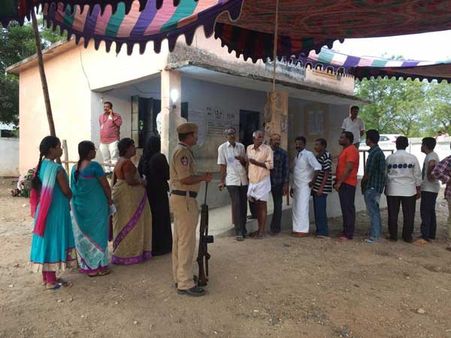 దేశవ్యాప్తంగా ప్రారంభమైన తొలివిడత పోలింగ్