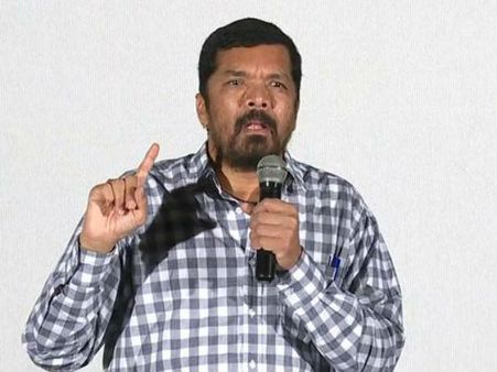 పవన్ కాళ్ళు మొక్కి ,పాలాభిషేకం చేస్తా, ఫోటో మెడలో వేసుకు తిరుగుతా .. పోసాని సంచలనం