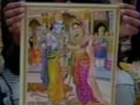 వారు పేదలే కాని మత సామరస్యానికి పెద్దలు.. ! ముస్లీం యువతి పెళ్లి కార్డుపై సీతారాములు