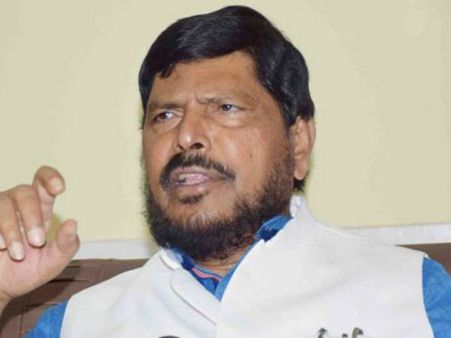 సాధ్వీకి టికెట్ ఇవ్వాల్సింది కాదు : అతావలే