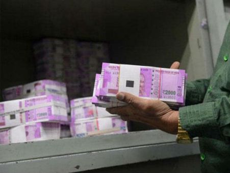 ఎన్నికల మహత్యం.. 2వేల నోటు మాయం..