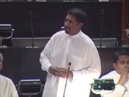 క్రైస్ట్ చర్చ్ ఘటనకు ప్రతీకారంగా ఆత్మాహూతి దాడులు: శ్రీలంక రక్షణమంత్రి: తౌహీత్ జమాత్ పై నిషేధం?