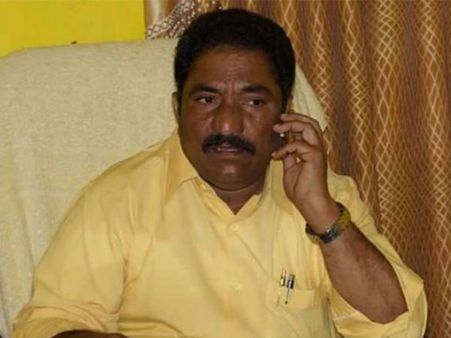 ఫిరాయింపు ఎమ్మెల్యేలకు డెడ్ చీప్ గా ఖరీదైన స్థలాలు .. మొన్న పువ్వాడ నేడు సండ్ర ?