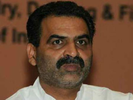 మహిళలపై కేంద్రమంత్రి వివాదాస్పద వ్యాఖ్యలు: ఓటు వేయాలంటే బుర్ఖా తీయాల్సిందే..!