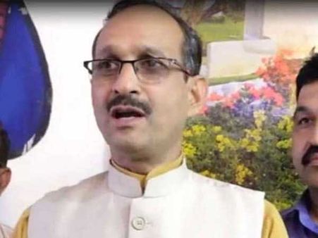 మోడీ వైపు గనక వేలు చూపిస్తే.. కోసి చేతిలో పెడతాం..! బీజేపీ నేత సంచలన వ్యాఖ్యలు