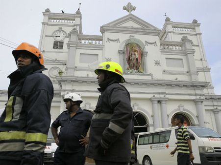 శ్రీలంకలో బాంబు పేలుళ్లు: 7 మంది జేడీఎస్ నాయకులు మాయం, షాంగ్రిలా హోటల్ లో!