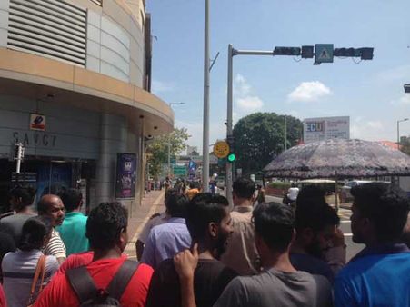 శ్రీలంకలో మరో బాంబు పేలుడు..ఈసారి థియేటర్ వద్ద పేలిన బాంబు