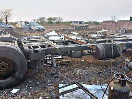 జస్ట్ లక్ష కోసం ఇంత కష్టపడ్డారా ? బస్సు దొంగల వెరైటీ స్టోరీ !