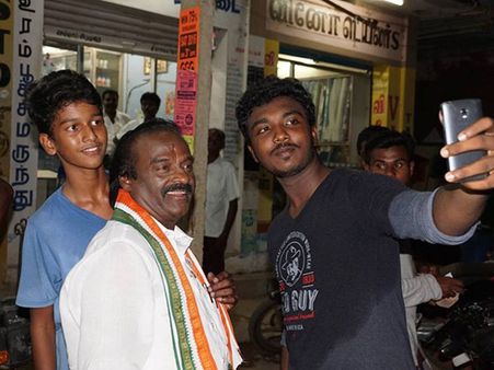 అత్యంత ధనిక అభ్యర్థి: కన్యాకుమారి బరిలో నిలిచిన ఈ కాంగ్రెస్ నేత ఆస్తులు ఎంతో తెలుసా..?