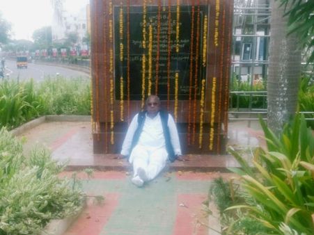 కాకినాడలో కాంగ్రేస్ నేత వీహెచ్ ధర్నా , ! అణగారిన వర్గాలు ఏకం కావాలి