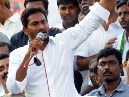 మంత్రి ఆది పై జ‌గ‌న్ ఫైర్ : మిమ్మ‌ల్నే న‌మ్ముకున్నాను: జ‌మ్మ‌ల‌మ‌డుగులో జ‌గ‌న్ ఉద్వేగం..!