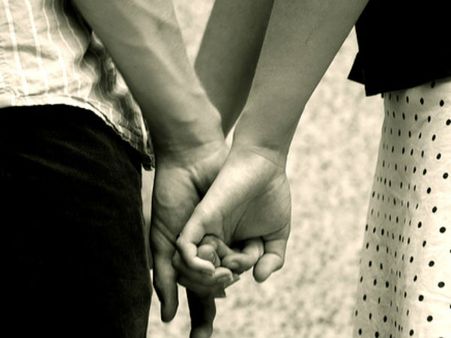 8వ తరగతి గది.. ప్రేమ చిగురించిన చోటే ప్రేమికుల ఆత్మహత్య