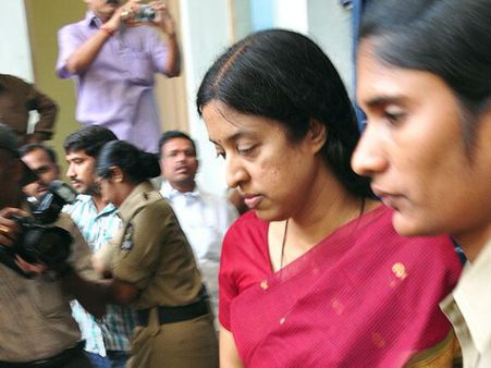 జ‌గ‌న్ టీంలోకి శ్రీల‌క్ష్మీ: కేసుల‌కు కార‌ణం జ‌గ‌న్ కాదా..ఏం జ‌రుగుతోంది: ఏపీలో అప్ప‌గించే బాధ్య‌త‌ల