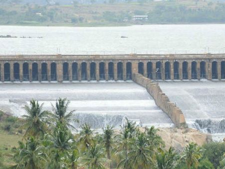 కర్ణాటకకు షాక్: తమిళనాడుకు కావేరీ నీరు విడుదల చెయ్యండి, బెంగళూరుకు తాగునీరు కష్ట్రాలు !