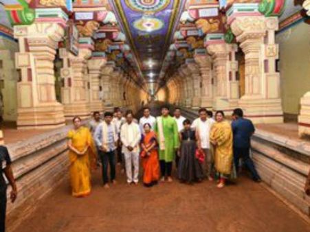 కేసీఆర్ టెంపుల్ ర‌న్‌: రామేశ్వ‌రంలో ఆల‌యాల సంద‌ర్శ‌న‌: స‌ముద్రం ఒడ్డున‌..సేద తీరిన సీఎం