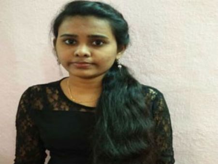 మాజీ లవర్ తాజా గర్ల్ ఫ్రెండ్ వేధింపులు భరించలేక ఓ యువతి ఆత్మహత్య