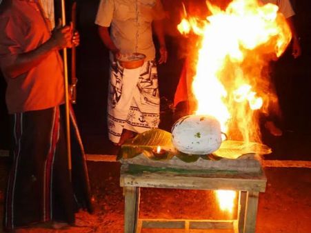 భూత వైద్యులకు పట్టిన భూతాలు ! 22 మందికి వదిలించే పనిలో పోలీసులు !