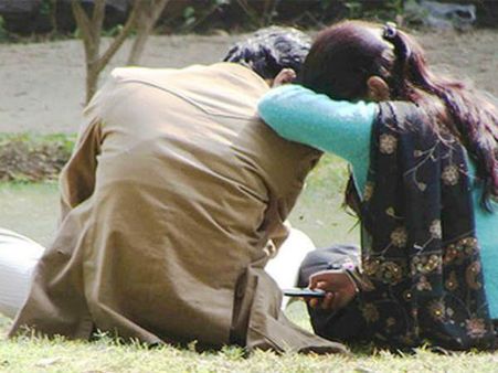 ఆ బిడ్డ నాది .. కాదు నాది ... పసికందు కోసం స్నేహితుల ఫైట్, డీఎన్ఏ టెస్ట్‌కు బ్లడ్ శాంపిల్స్ ?