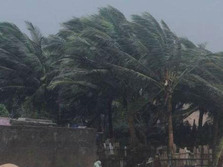 ఒడిశాలో హై అలర్ట్.. పూరీ విడిచి వెళ్లాలని టూరిస్టులకు ఆదేశం..