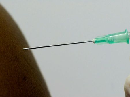 రోగం నయం చేయమని వస్తే వ్యాధి అంటగట్టాడు : కలుషిత సిరంజితో ప్రాణం తీస్తున్నాడు