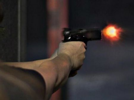 బీఎస్పీ నేతపై దుండగులు కాల్పులు, అల్లుడూ కూడా హతం