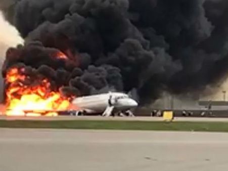 ఘోర విమాన ప్రమాదం వీడియో: ల్యాండింగ్ సమయంలో మంటలు..40 మంది మృతి