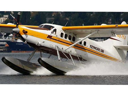 గాల్లో..ఎదురెదురుగా ఢీ కొట్టుకున్న తేలిక‌పాటి విమానాలు