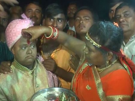 పెళ్లి కూతురు లేకుండానే పెళ్లి...నెటిజెన్ల మనస్సును గెల్చుకుంది ఆ కుటుంబం