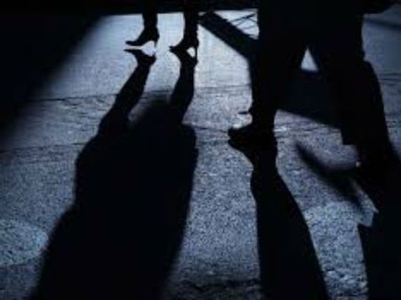 విచిత్ర జుట్టు, రెడ్ కలర్ చెప్పులు : బాలాపూర్ బాలుడి కేసును చేధించిన పోలీసులు