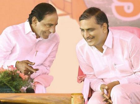 సీఎం కేసీఆర్‌తో ట్రబుల్ షూటర్ హరీష్ రావు భేటీ.. కారు రివర్స్‌పై చర్చ