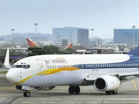 జెట్ ఎయిర్‌వేస్‌లో వ‌రుస వికెట్లు: గంట‌ల వ్య‌వ‌ధిలో సీఎఫ్ఓ, సీఈఓ గుడ్‌బై!