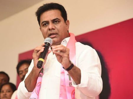 పరిశ్రమలలో స్థానికులకే ఎక్కువగా ఉద్యోగాలు కల్పిoచాలి : కేటీఆర్