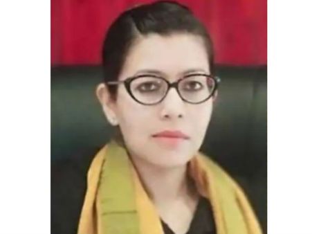 రిపోర్టర్లకు బీజేపీ రిటర్న్ గిఫ్ట్! క‌వ‌ర్లు..అందులో నోట్లు!