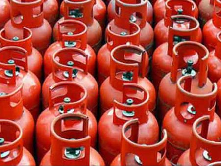 పెరిగన వంట గ్యాస్ ధరలు: మీ ప్రాంతంలో సబ్సీడీ గ్యాస్ సిలిండర్ ధరను తెలుసుకోండి