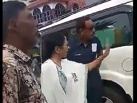 ఫైర్‌బ్రాండ్‌ను చిర్రెత్తించిన జైశ్రీరామ్ నినాదాలు: కారు దిగి మ‌రీ వార్నింగ్‌